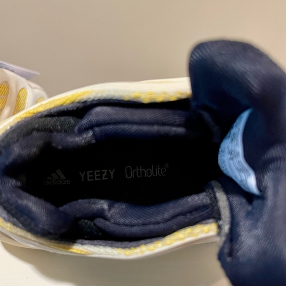 Adidas Yeezy 700 V3 Safflower (Toddler) Sz 5 1/2 - Picture 6 of 7